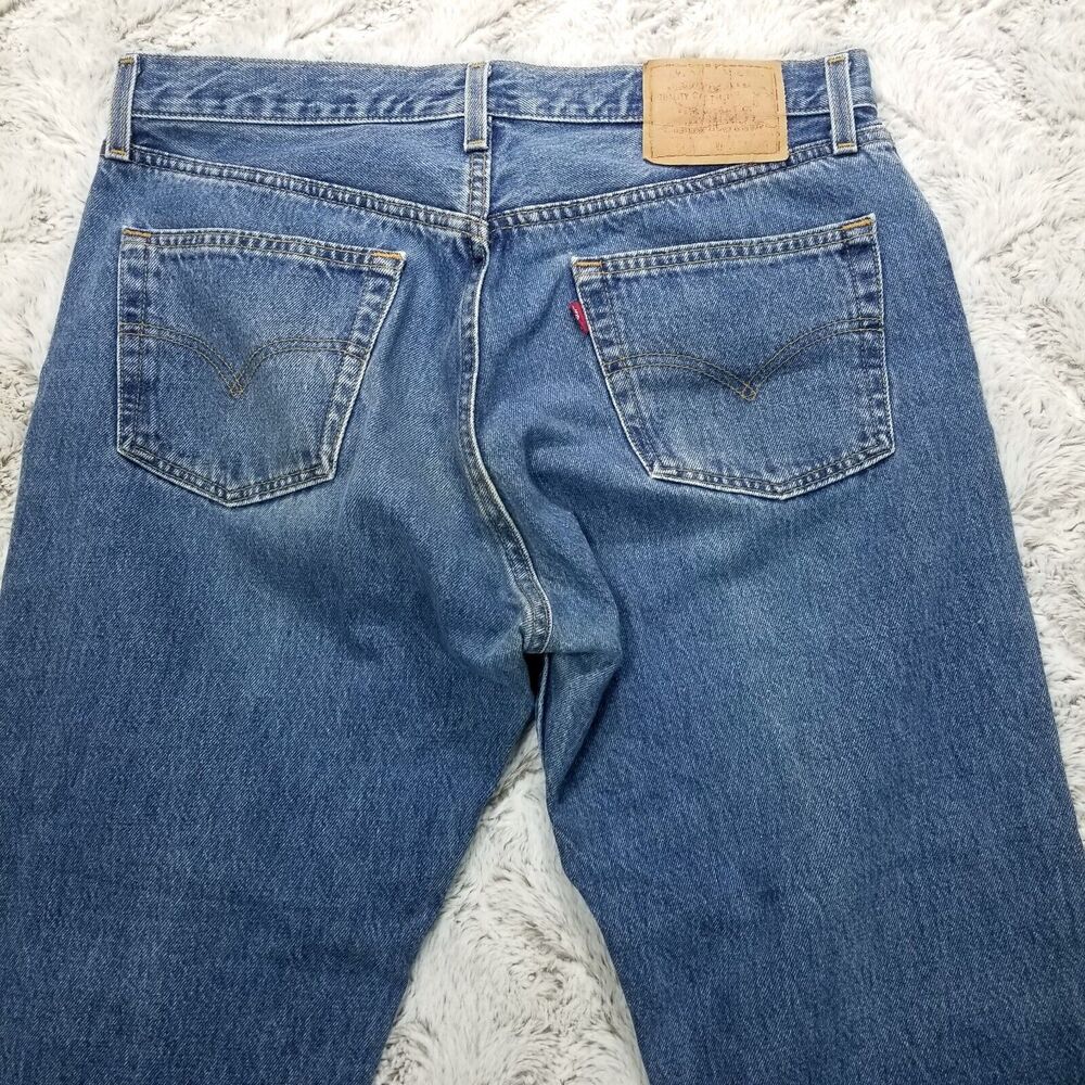 Vintage Levis Jeans Mens 34×30 Blue 501 Straight Button Fly Dark Wash Denim - Picture 4 of 11